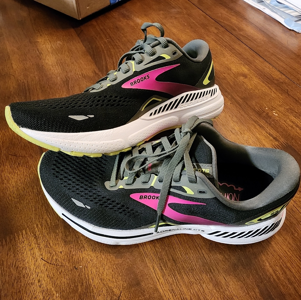 Brooks Adrenaline GTS 23 Running Shoes Women's 8.5